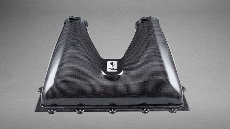 Photo of Capristo Engine Cover Set in Carbon Fibre (Spider) for the Ferrari 458 Italia/Spider - Image 5