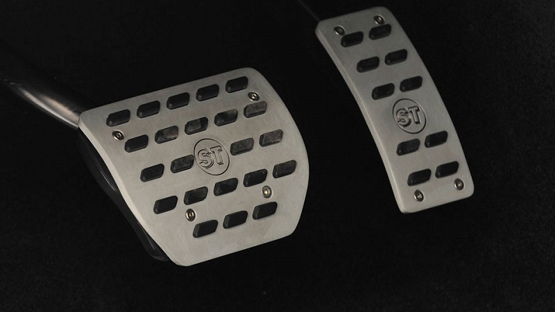 Photo of Startech Aluminium pedal pads for the Land Rover Range Rover Vogue - Image 1