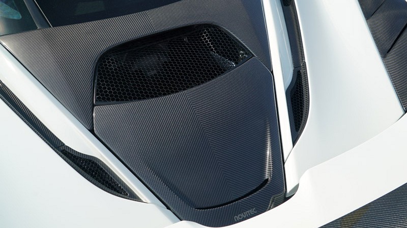 Photo of Novitec COVER AIR INTAKE CENTER for the McLaren 720S - Image 2