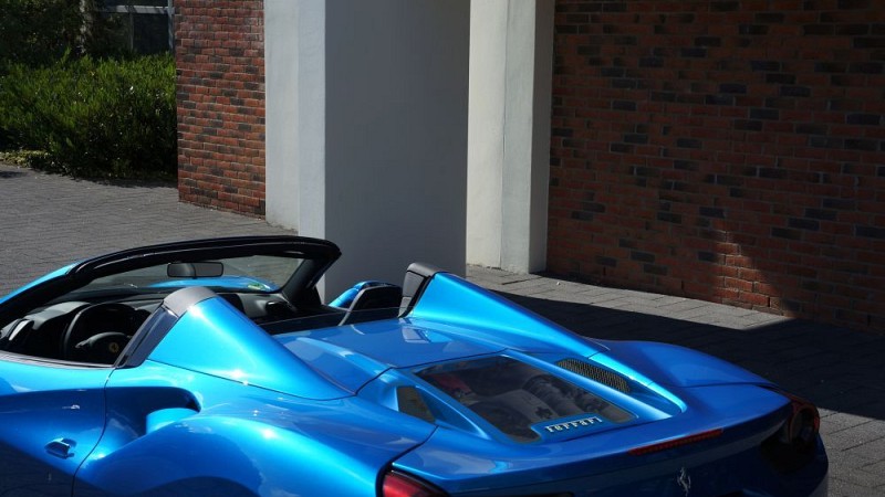 Photo of Capristo Engine Bonnet in Carbon & Glass (Spider) for the Ferrari 488 GTB/Spider - Image 11