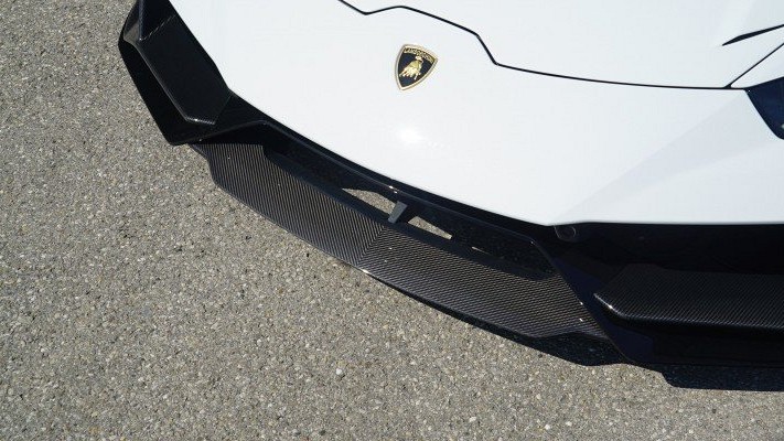 Photo of Novitec Carbon Fibre Front Strut for the Lamborghini Huracan Evo - Image 2