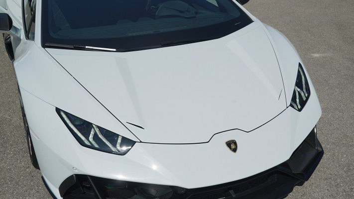Photo of Novitec Trunk Lid with Air Ducts for the Lamborghini Huracan Evo - Image 2