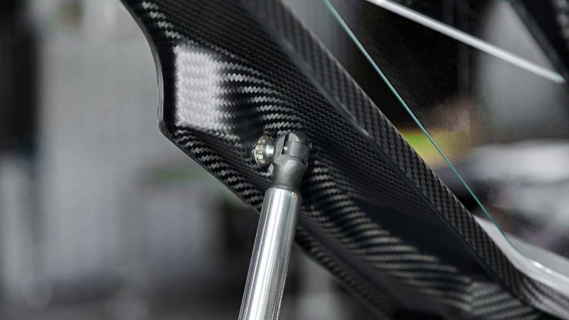 Photo of Capristo Engine Bonnet in Carbon (Coupe) for the Lamborghini Huracan - Image 12