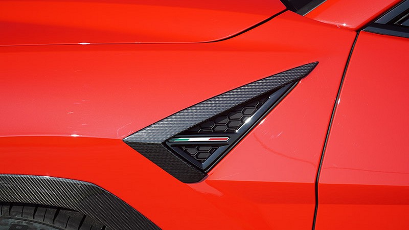Photo of Novitec Carbon Fender Attachment for the Lamborghini Urus - Image 2