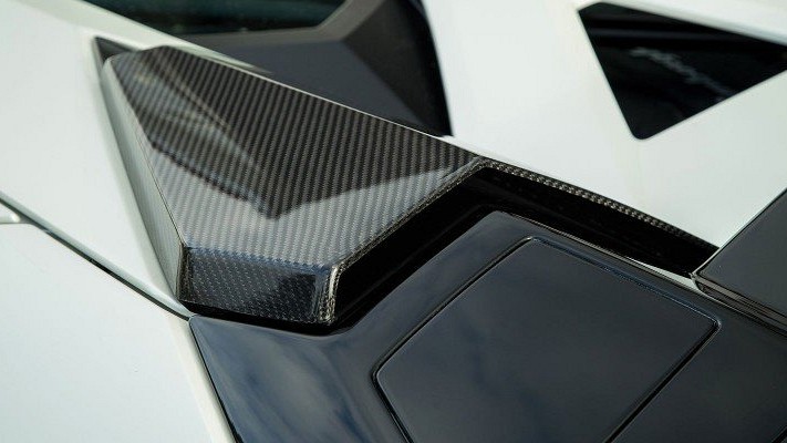 Photo of Novitec Roof-air-guide (Roadster only) for the Lamborghini Aventador S - Image 2