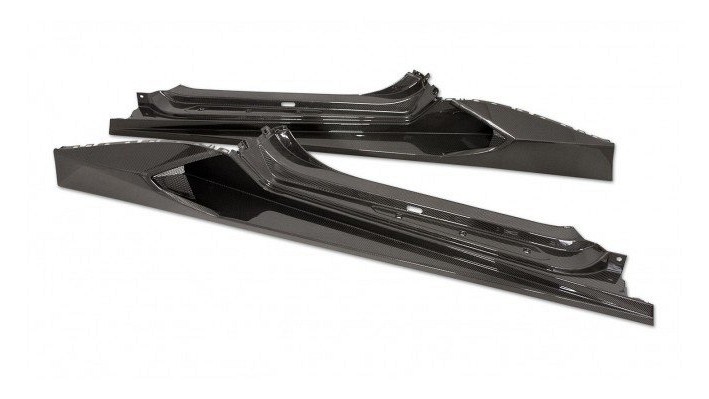 Photo of Novitec Side Panels Set in Carbon for the Lamborghini Huracan Evo - Image 1