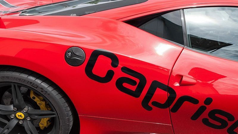 Photo of Capristo Fuel Tank Cap in Carbon Fibre for the Ferrari 458 Speciale/Aperta - Image 4