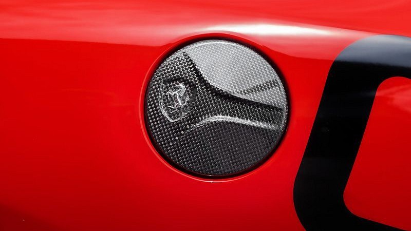 Photo of Capristo Fuel Tank Cap in Carbon Fibre for the Ferrari 458 Speciale/Aperta - Image 2