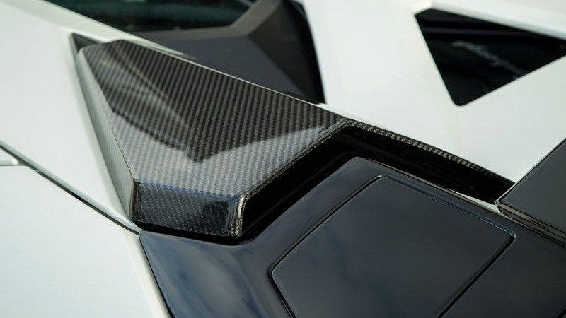 Photo of Novitec Roof Air Scoop (Roadster) for the Lamborghini Aventador - Image 3