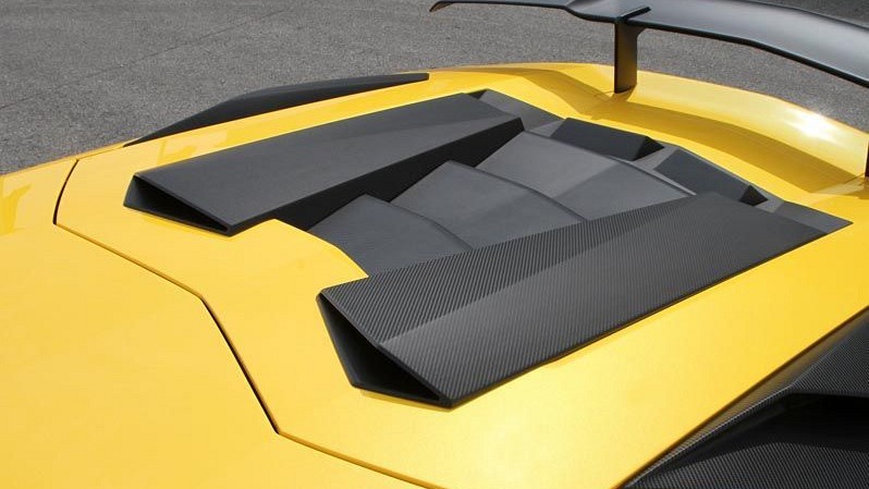 Photo of Novitec Roof Air Scoop for the Lamborghini Aventador SV - Image 3