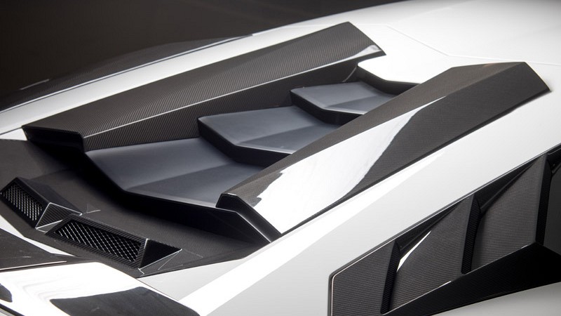 Photo of Novitec Roof-air-scoop (not for Roadster) for the Lamborghini Aventador S - Image 2